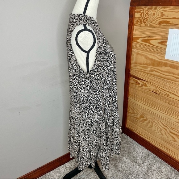 Nine West Button Front Tiered Drop Waist Mini Dress in Cheetah Ditsy Medium - Picture 3 of 10